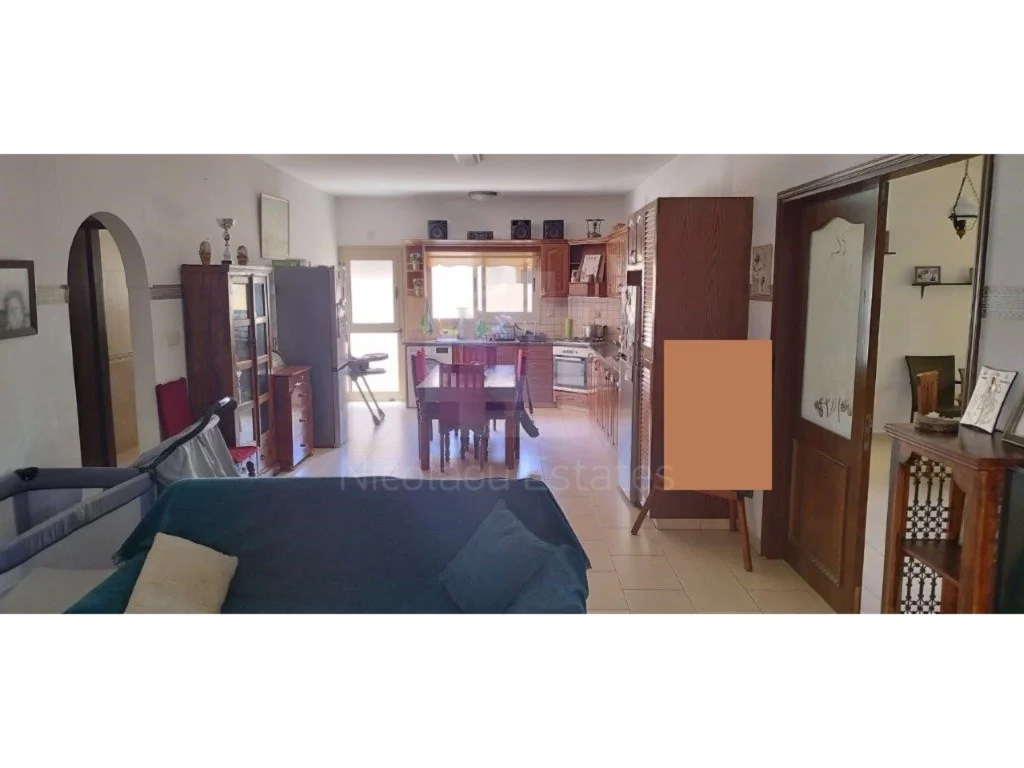 4 Bedroom House for Sale in Kolossi, Limassol District
