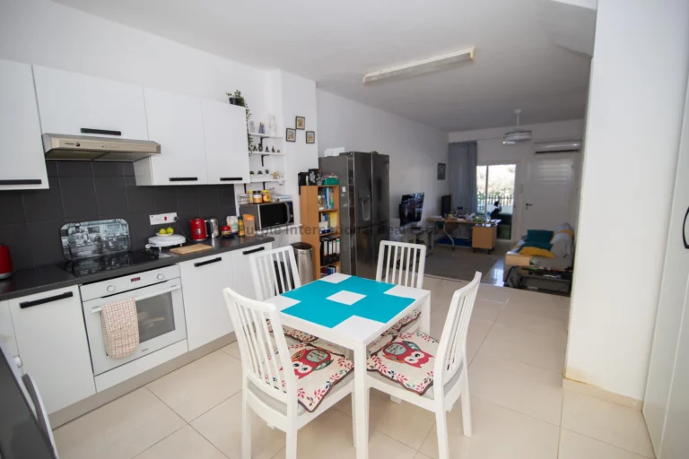 Cheap Houses and Villas for Sale Larnaca up to 300000 euro