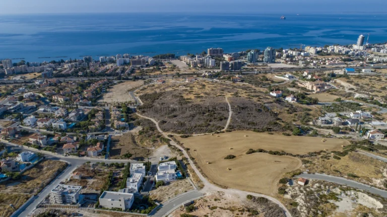 5 Bedroom House for Sale in Agios Tychonas, Limassol District