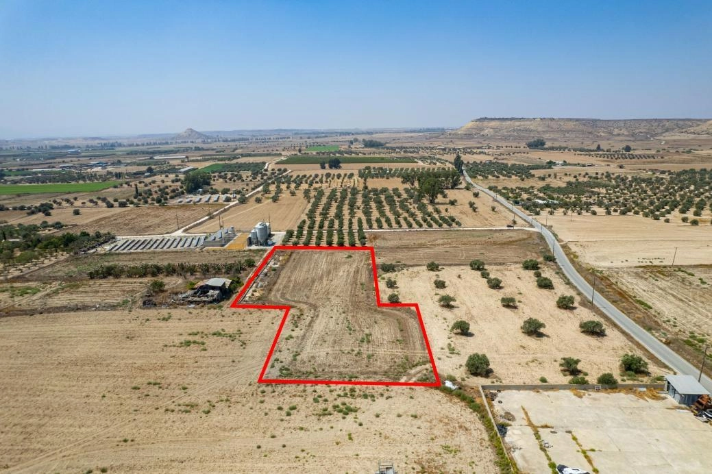 6,021m² Plot for Sale in Athienou, Larnaca District