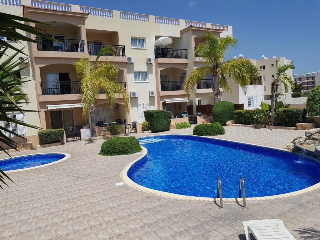 2 Bedroom Apartment for Sale in Paphos – Universal