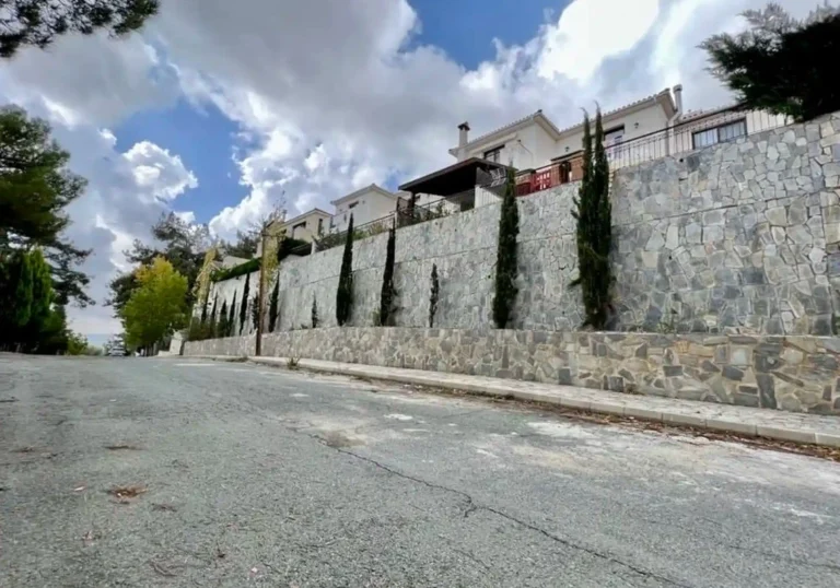 2 Bedroom House for Sale in Pano Platres, Limassol District