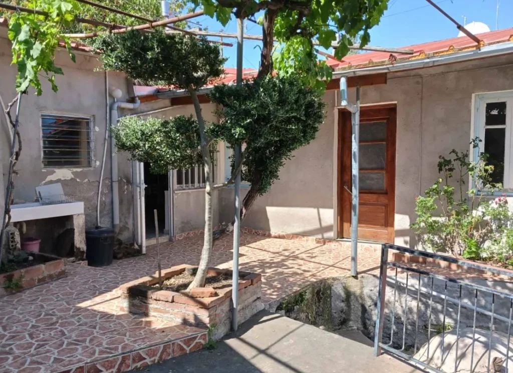 4 Bedroom House for Sale in Kato Platres, Limassol District