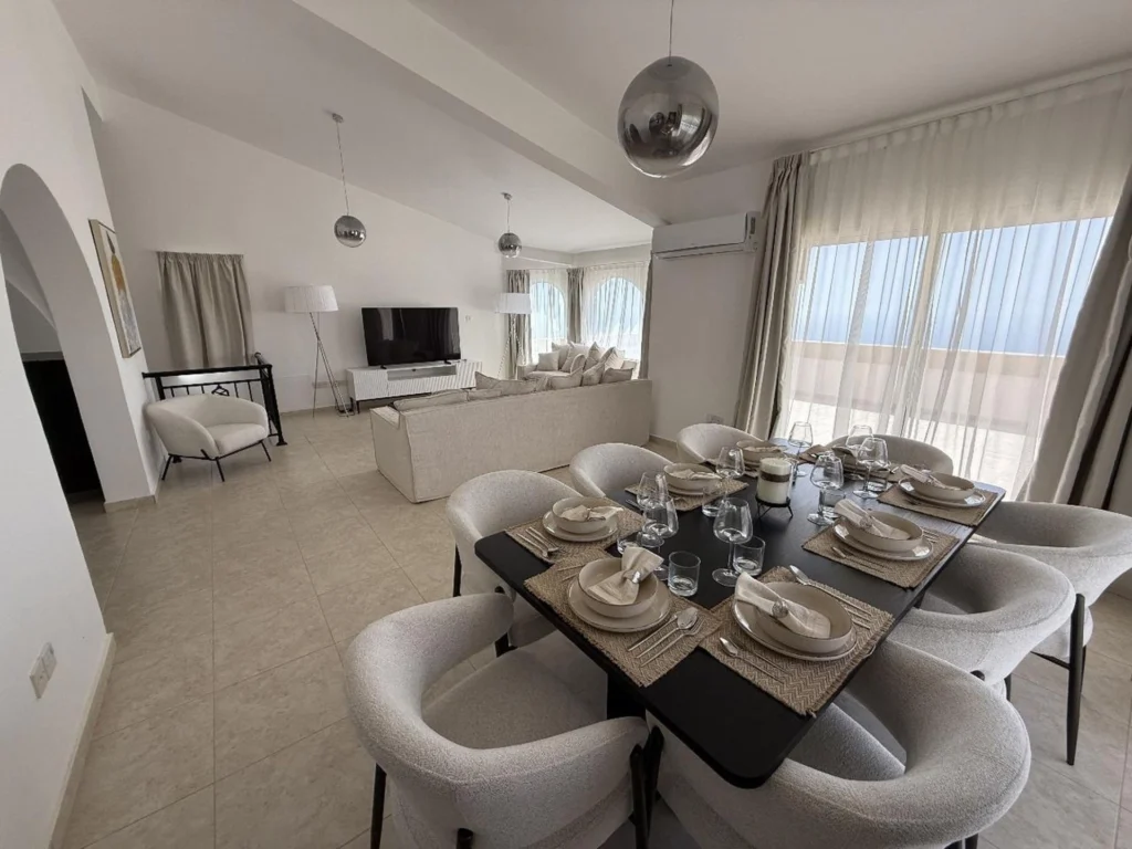 5 Bedroom House for Sale in Tala, Paphos District