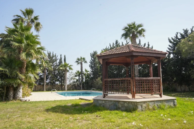 5 Bedroom House for Sale in Alethriko, Larnaca District