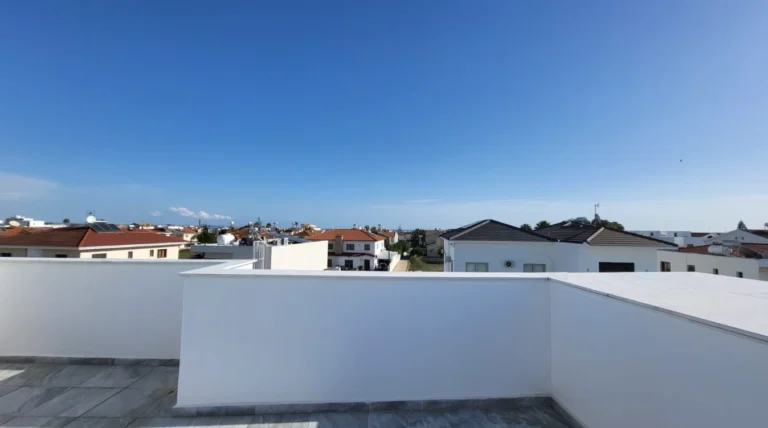 5 Bedroom House for Sale in Livadia Larnakas, Larnaca District