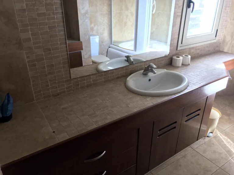 4 Bedroom Apartment for Sale in Agioi Omologites, Nicosia District