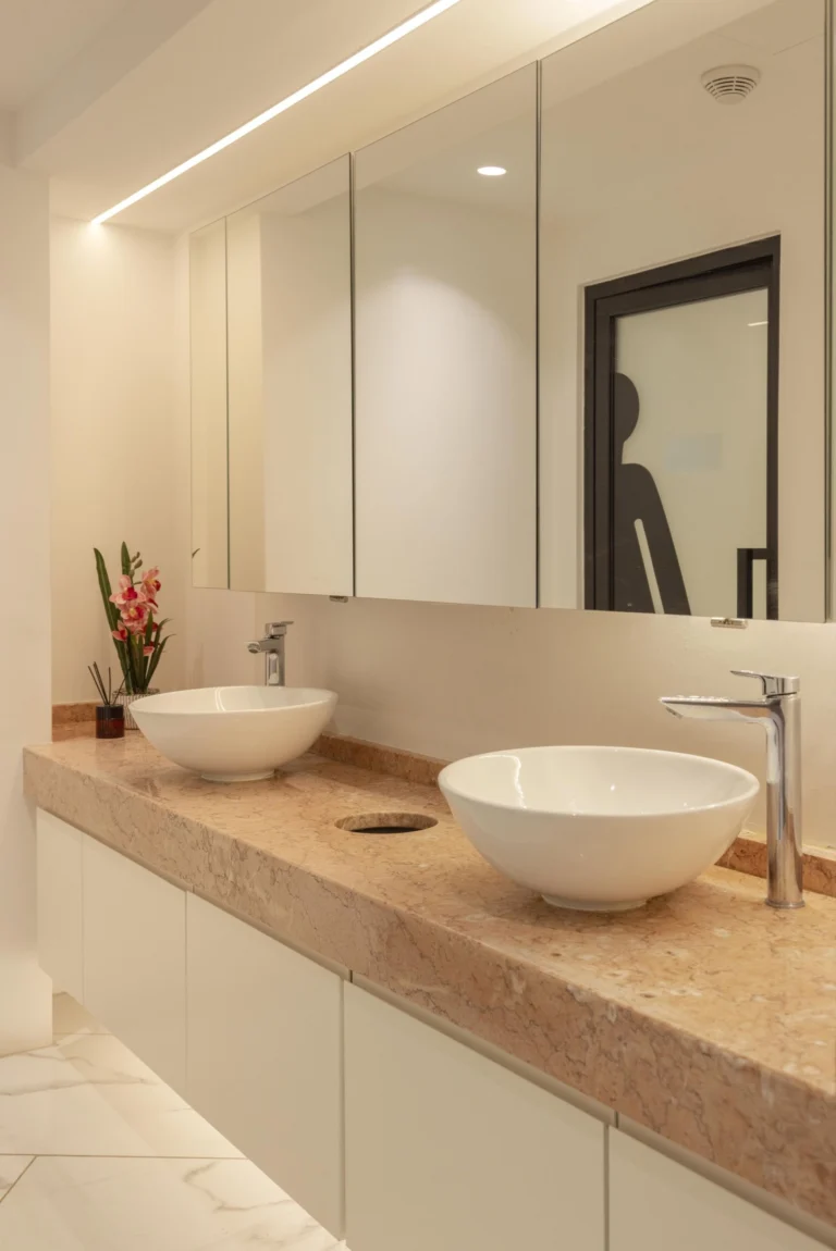 1072m² Commercial for Sale in Kalogiroi, Limassol District