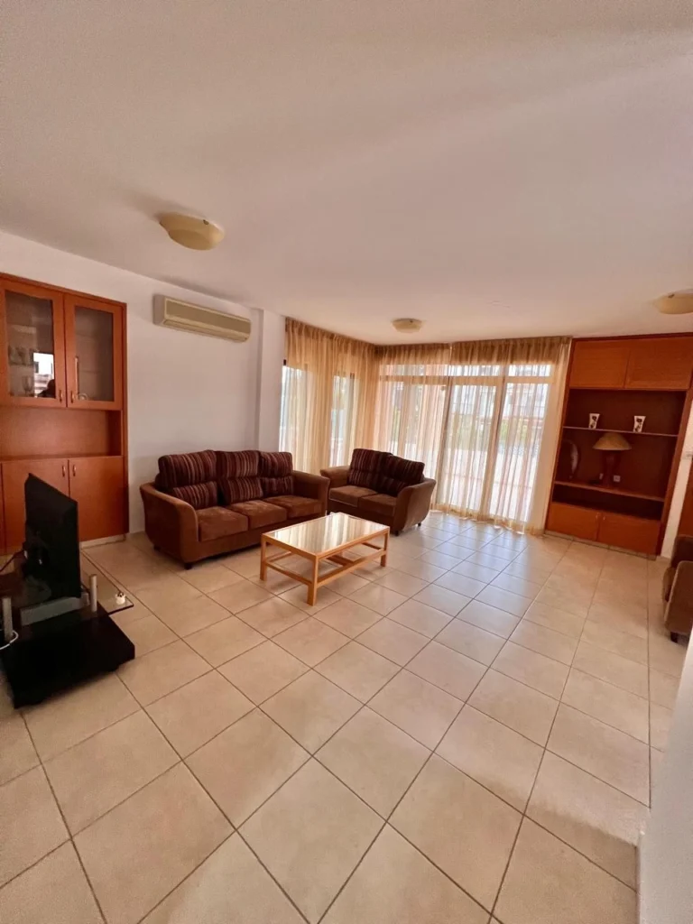 Cheap Houses and Villas for Sale Larnaca up to 800000 euro