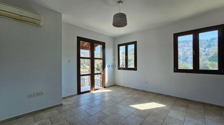4 Bedroom House for Sale in Agia Anna, Larnaca District