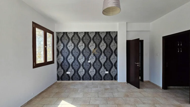 4 Bedroom House for Sale in Agia Anna, Larnaca District