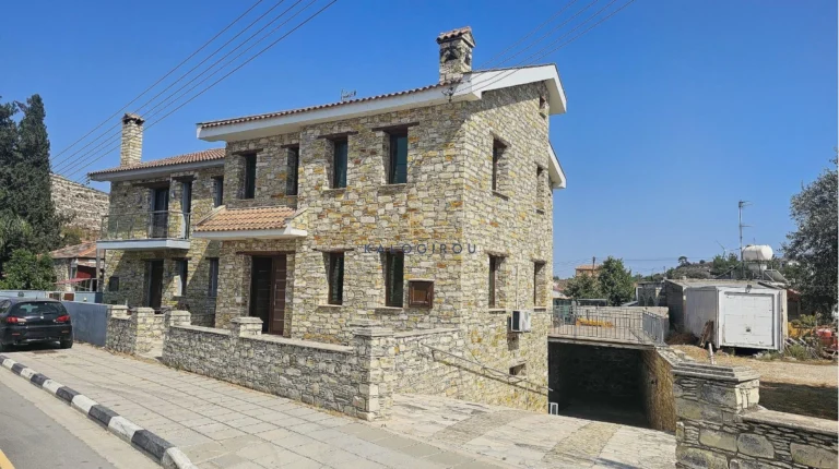 4 Bedroom House for Sale in Agia Anna, Larnaca District