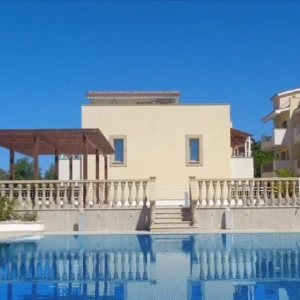 3 Bedroom Apartment for Sale in Paphos – Universal