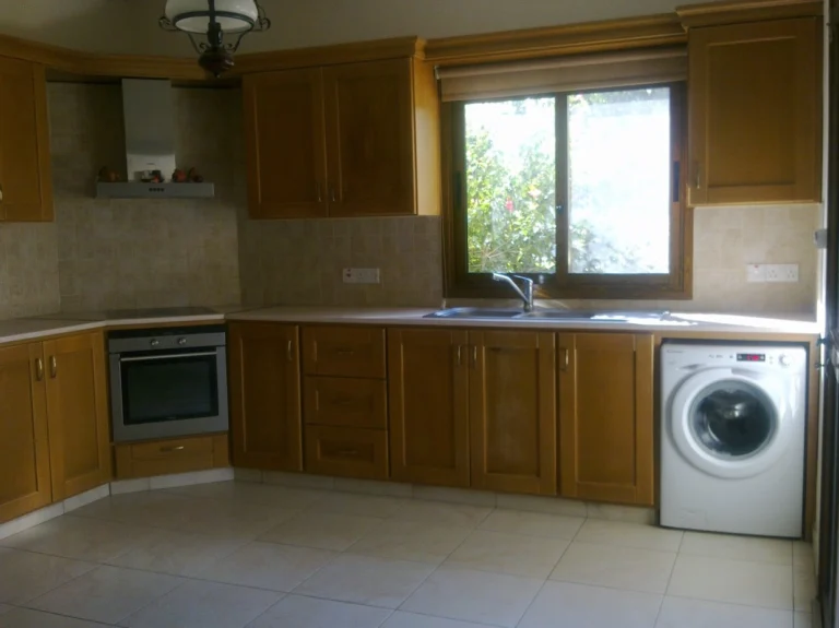 Cheap Houses and Villas for Sale Limassol up to 600000 euro