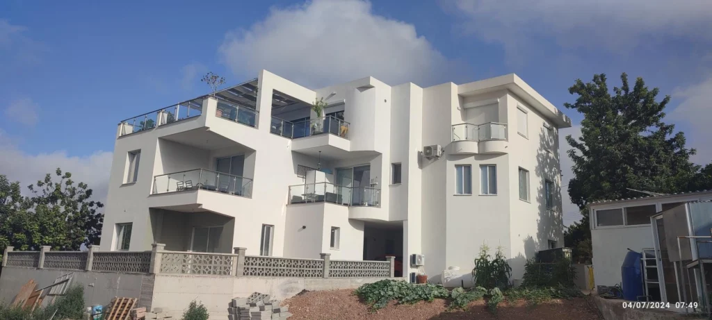 2 Bedroom Apartment for Sale in Mesa Chorio, Paphos District
