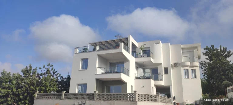 2 Bedroom Apartment for Sale in Mesa Chorio, Paphos District