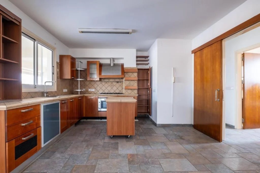 497m² Building for Sale in Engomi, Nicosia District