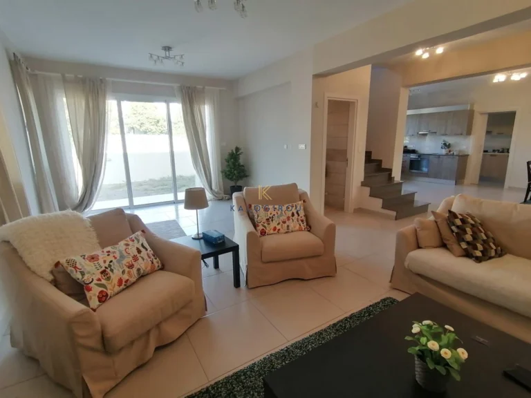 4 Bedroom House for Sale in Livadia Larnakas, Larnaca District