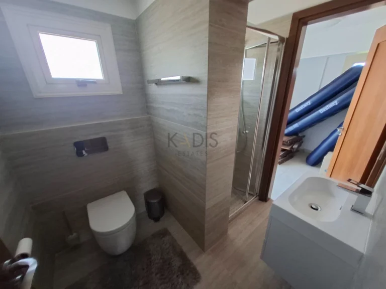 5 Bedroom House for Sale in Pyrgos Lemesou, Limassol District