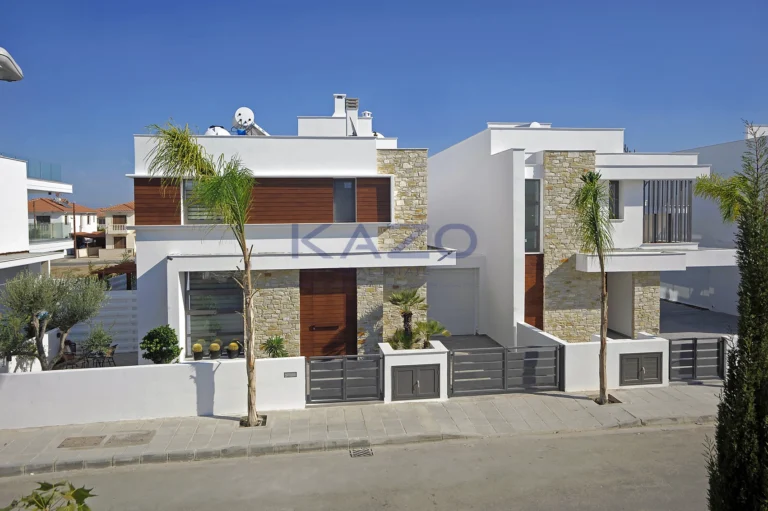4 Bedroom House for Sale in Oroklini, Larnaca District