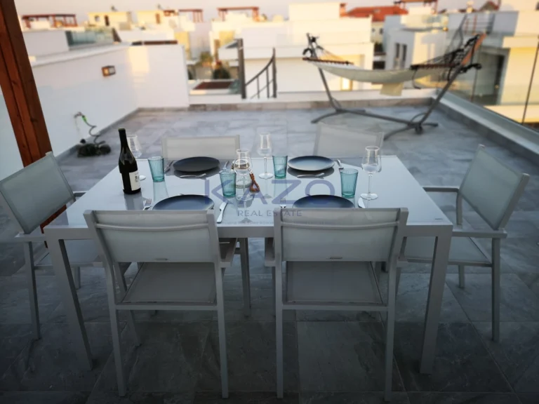 5 Bedroom House for Sale in Oroklini, Larnaca District