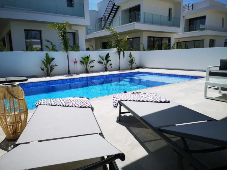 5 Bedroom House for Sale in Oroklini, Larnaca District