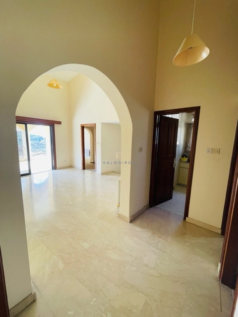 4 Bedroom House for Sale in Agioi Vavatsinias, Larnaca District