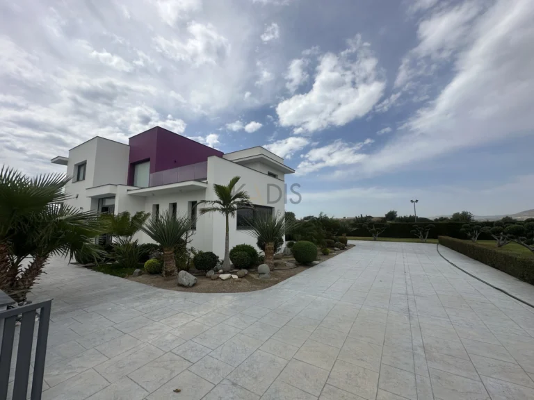 4 Bedroom House for Rent in Moni, Limassol District