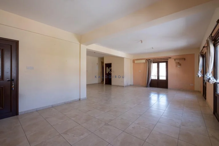 Cheap Houses and Villas for Sale Larnaca up to 200000 euro