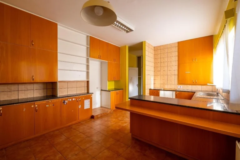 6+ Bedroom House for Sale in Agios Dometios, Nicosia District