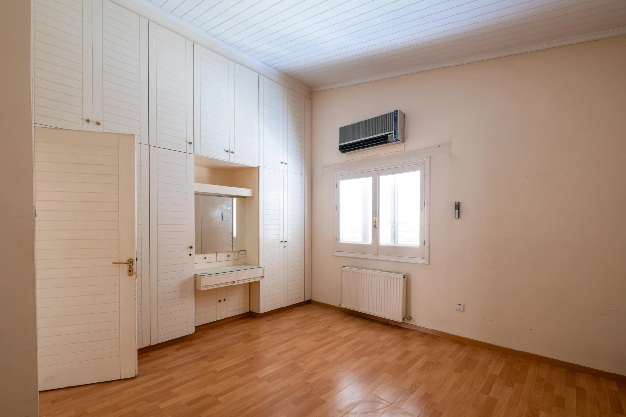 536m² Building for Sale in Agios Dometios, Nicosia District