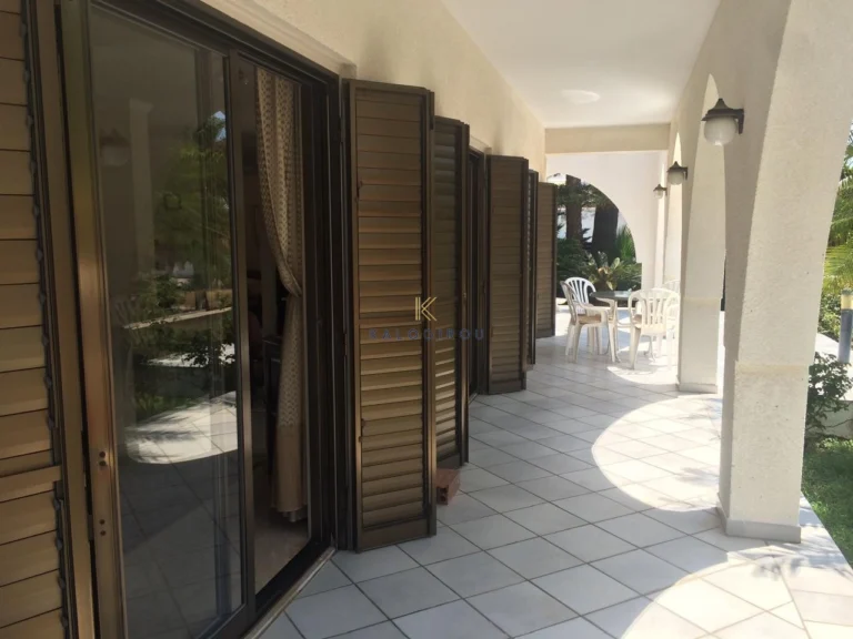 Cheap Houses and Villas for Sale Larnaca up to 700000 euro