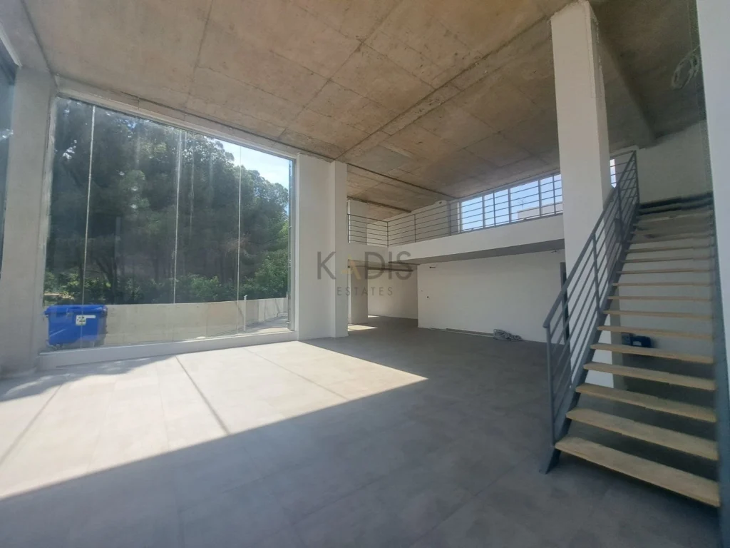 200m² Commercial for Rent in Aglantzia, Nicosia District