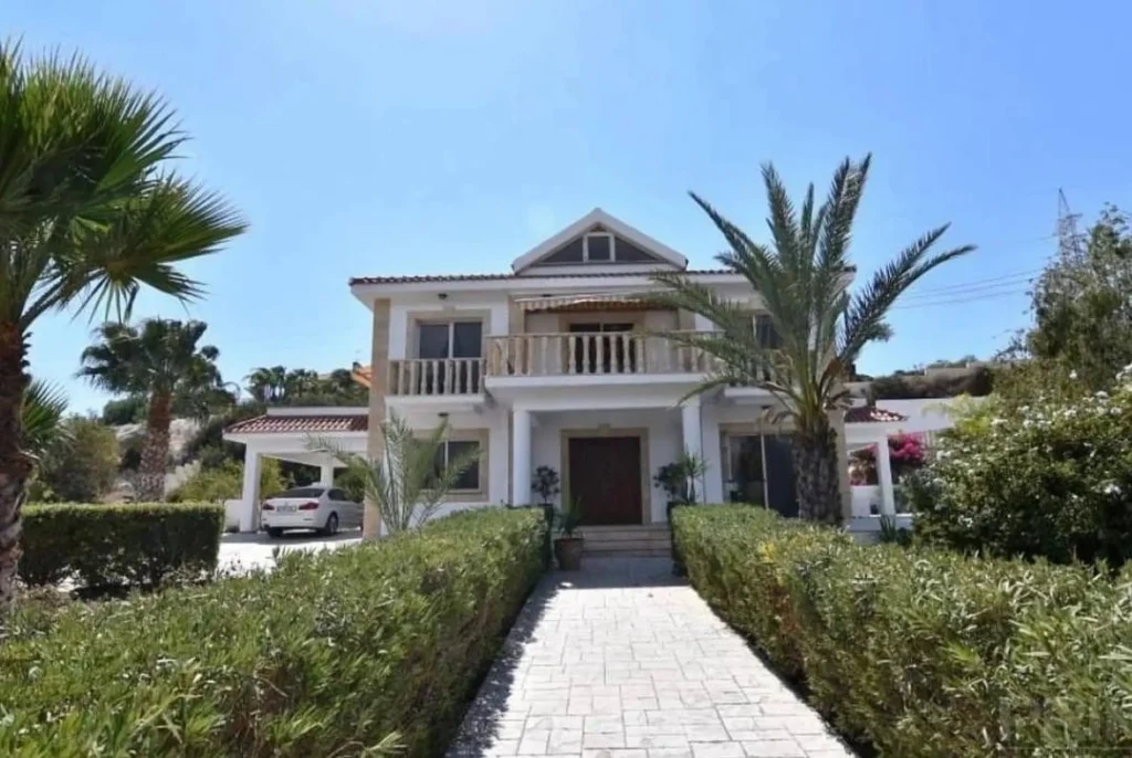 4 Bedroom House for Sale in Pyrgos Lemesou, Limassol District