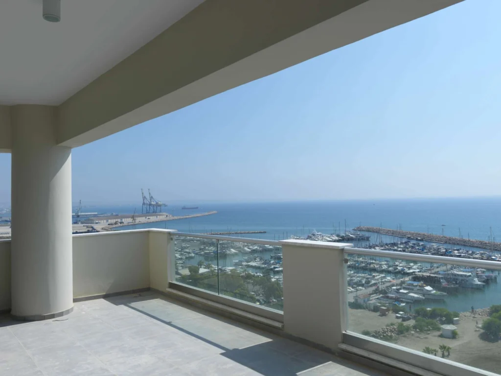 3 Bedroom Apartment for Sale in Larnaca – Finikoudes