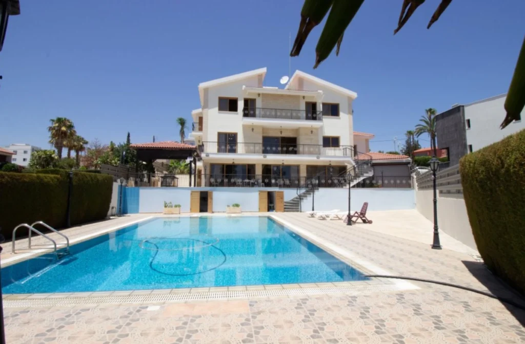 5 Bedroom House for Sale in Limassol – Agios Athanasios