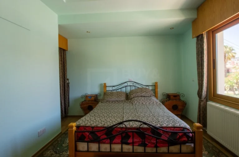 5 Bedroom House for Sale in Limassol – Agios Athanasios