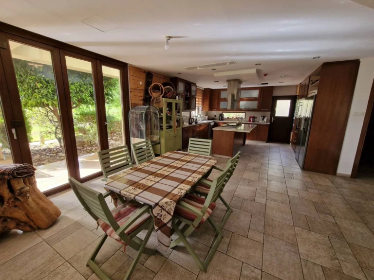 5 Bedroom House for Sale in Akrounta, Limassol District