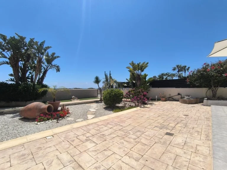 3 Bedroom House for Sale in Pervolia Larnacas