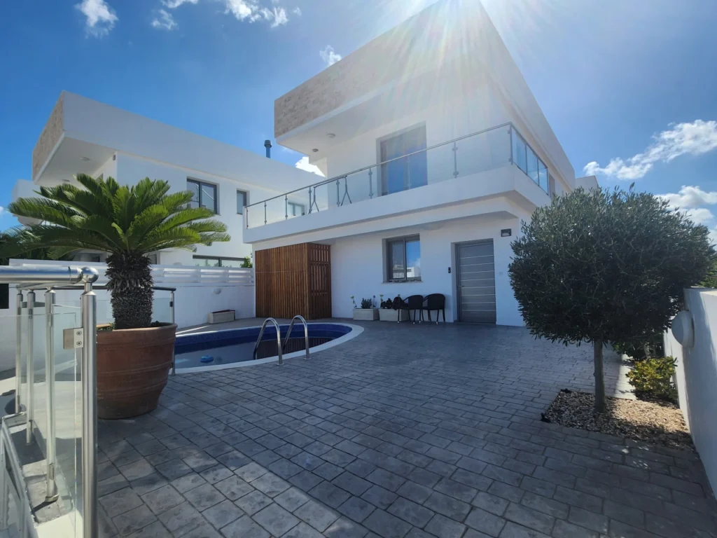 4 Bedroom House for Sale in Paphos – Emba