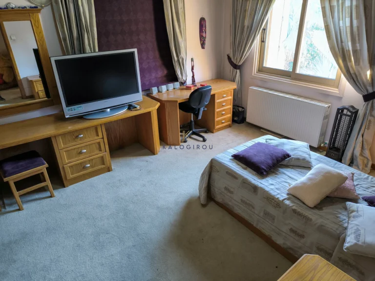 5 Bedroom House for Sale in Aradippou, Larnaca District