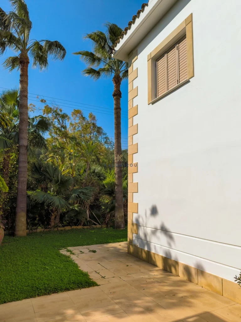 5 Bedroom House for Sale in Aradippou, Larnaca District