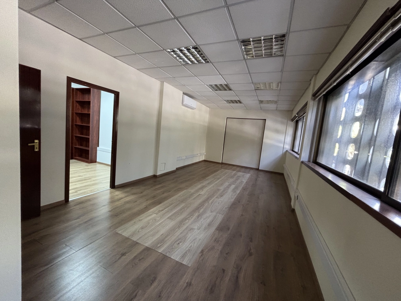 145m² Office for Rent in Limassol – Agia Zoni