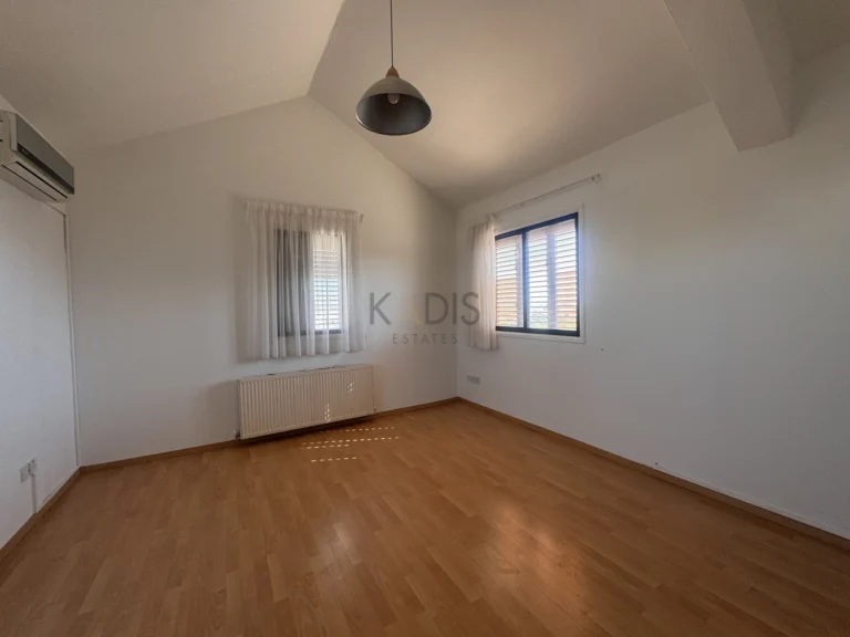 3 Bedroom House for Sale in Strovolos, Nicosia District