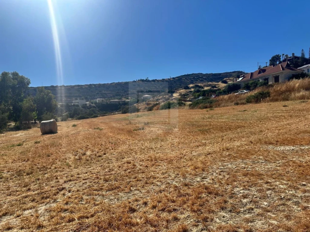 6,292m² Plot for Sale in Agios Tychonas, Limassol District