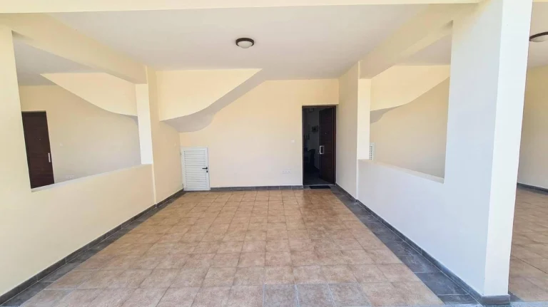 1100m² Building for Sale in Kato Paphos