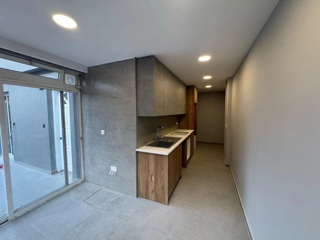 400m² Office for Rent in Limassol District
