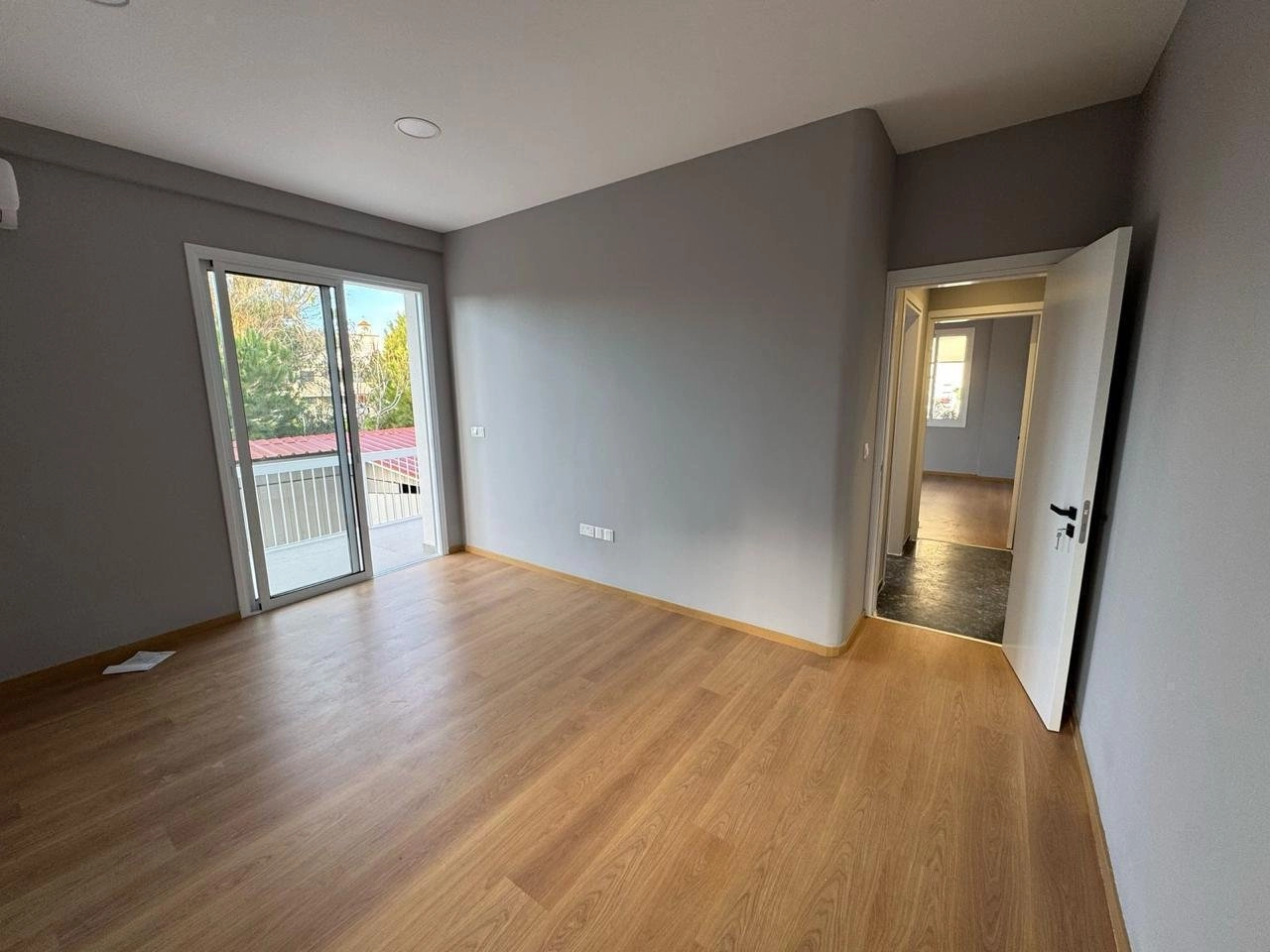 400m² Office for Rent in Limassol District