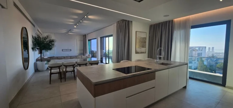 4 Bedroom House for Sale in Limassol – Mesa Geitonia