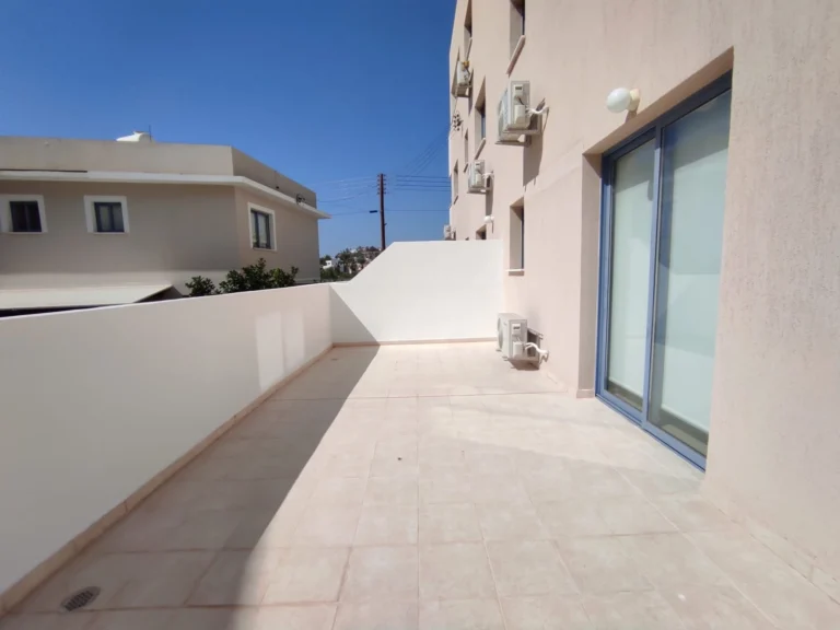 769m² Commercial for Sale in Geroskipou, Paphos District